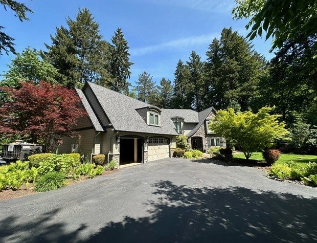 New roof installation on home in Portland