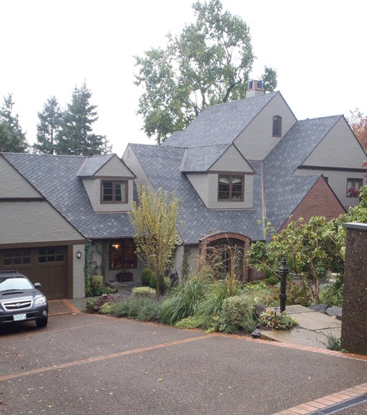 Multi colored shingles on home in Portland, OR